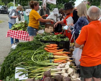 Preparem Suas Sacolas: O Mercado dos Agricultores de Danbury Abre em 22 de Junho