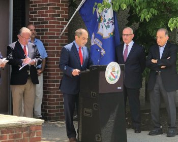 20ª Ceremonia Anual de Izamiento de la Bandera de los Estados Unidos y Líbano en el Ayuntamiento de Danbury
