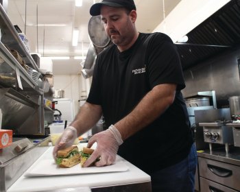 Padaminas Bakery en Main Street Abre en Horario Extendido los Fines de Semana