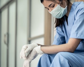 "Ángeles en Ropa Quirúrgica"