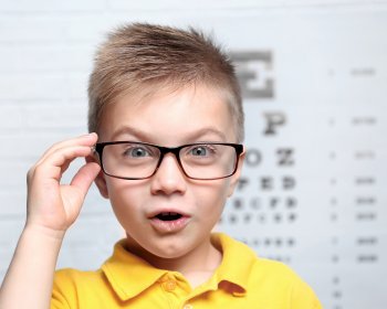 Nueva Investigación Sobre la Miopía en Niños