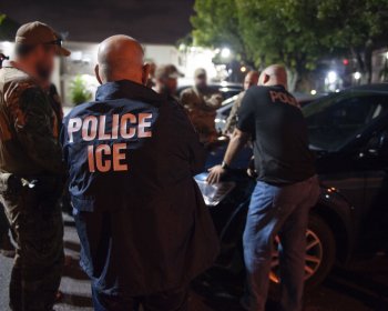 Conozca sus Derechos: Guía de Derechos para Inmigrantes de ACLU CT