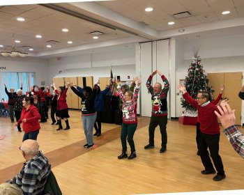 Centro de Adultos Mayores Elmwood Ofrece Actividades para Calentar la Temporada de Invierno