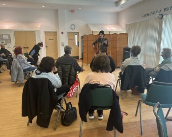 Manténgase Activo en el Centro Elmwood Hall de Danbury
