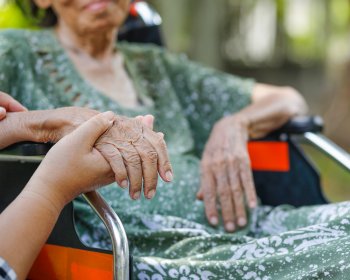 Cerca de 90% dos Residentes de Connecticut Apoiam um Crédito Fiscal para Cuidadores Familiares