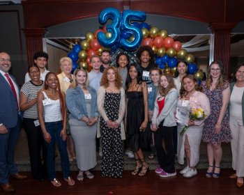 Danbury Student and Business Connection Celebra 35 Anos de Tutoria