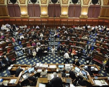 Se Amplía Licencia Pagada de CT e Incluirá Ciertos Empleados Escolares No Certificados